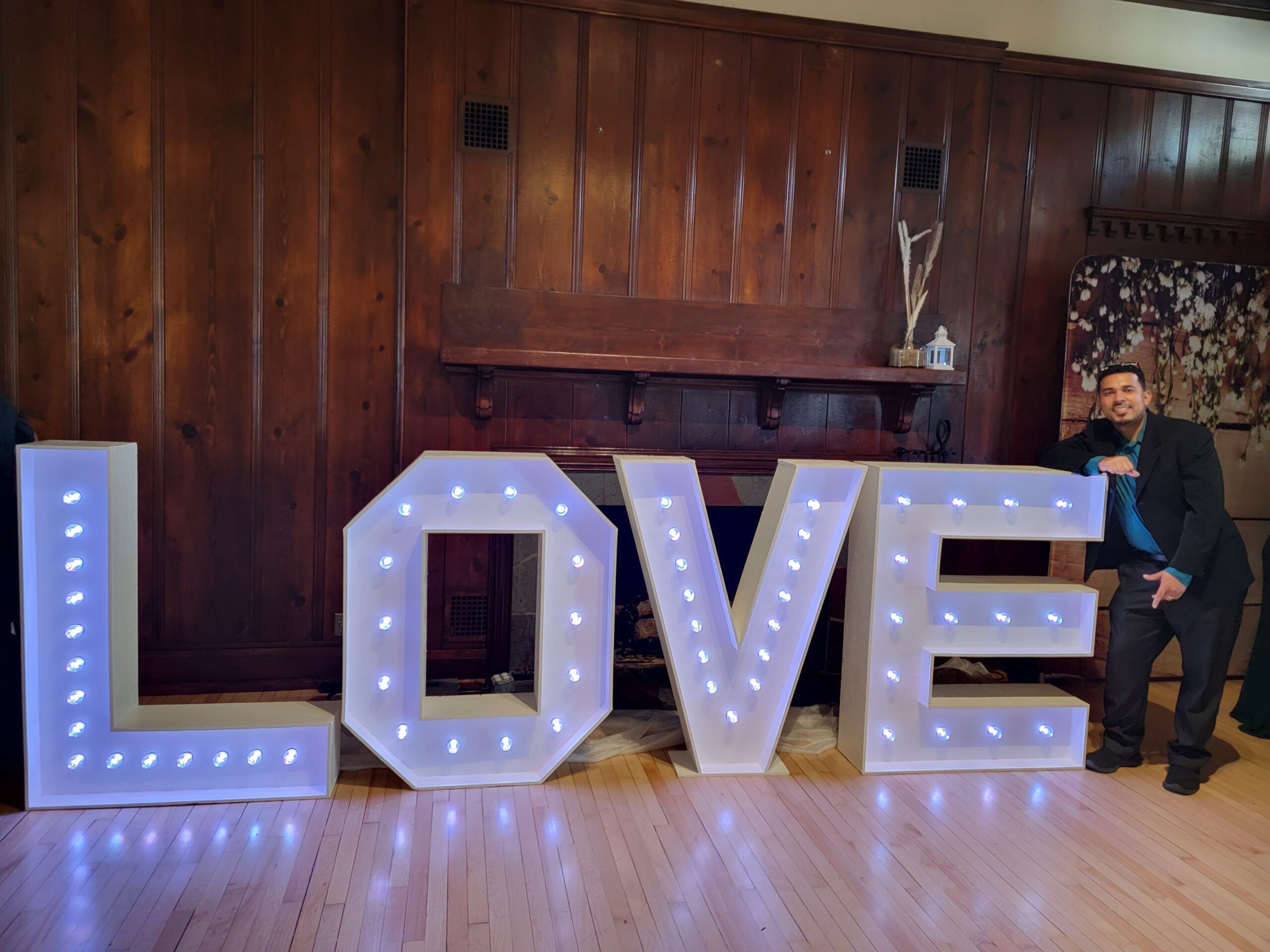 wedding trends Wedding LED Love Sign Custom DJ Karizma Entertainment